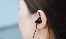 k91g直播带耳机吗,耳机佩戴背后的直播技巧与魅力